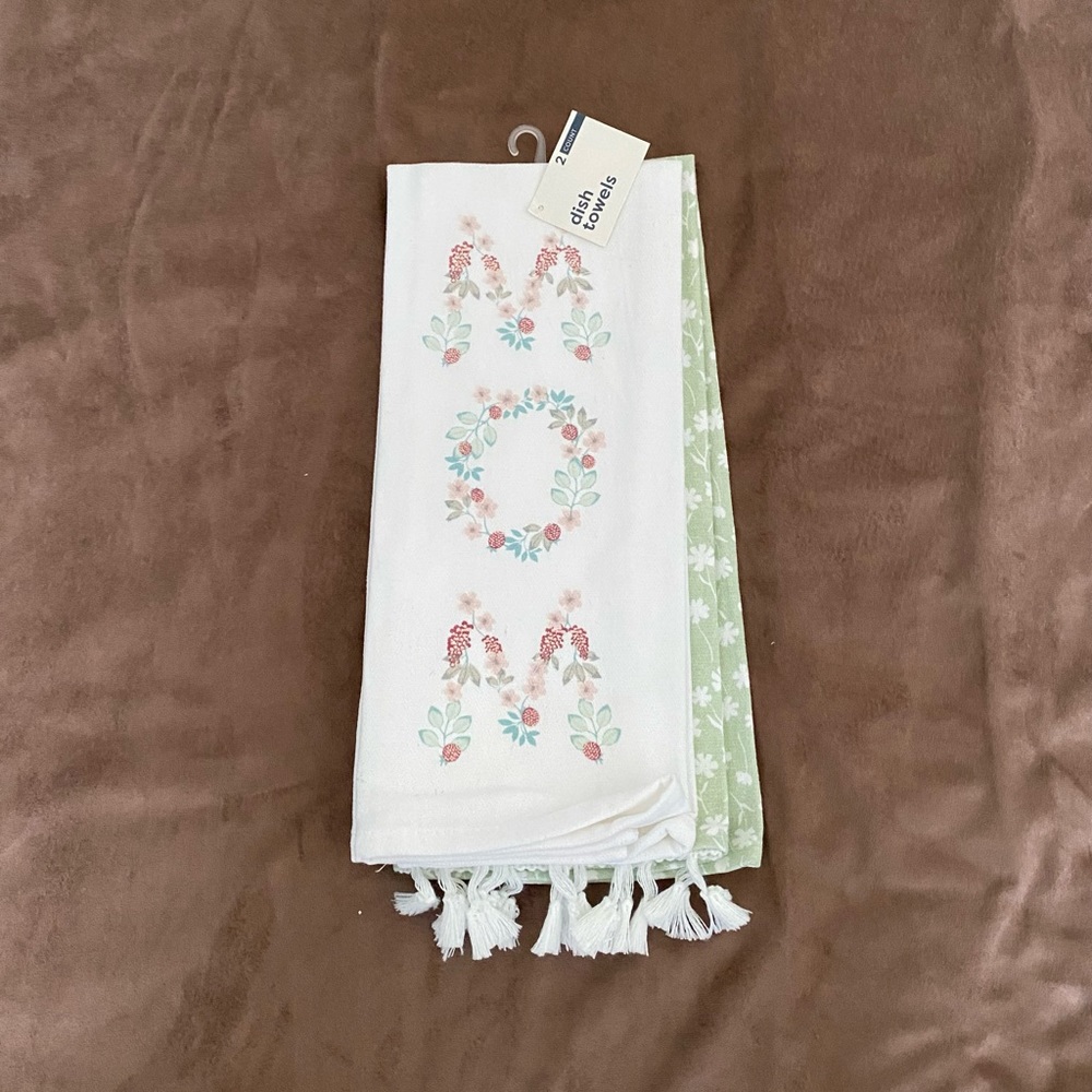 Set of 8 Decorative kitchen towels, assorted as shown in pictures. New with tags - Picture 8 of 8